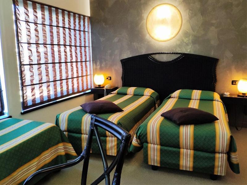 Gasthuis Feel Airport Luxury 3*