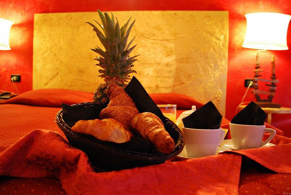 Gasthuis Feel Airport Luxury 3*